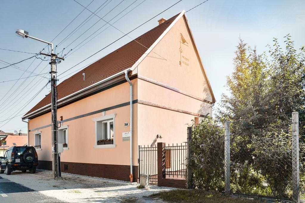 Madarlatta Vendeghaz 호텔 Fertőrákos 외부 사진